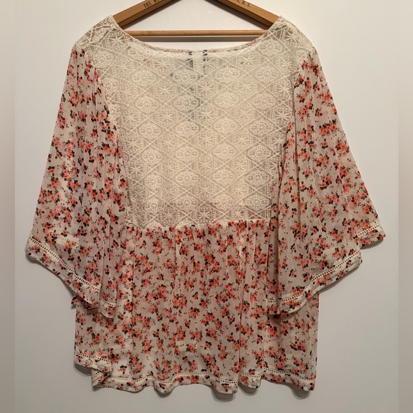 Torrid Floral Lace Inset Chiffon Blouse - Picture 4 of 6